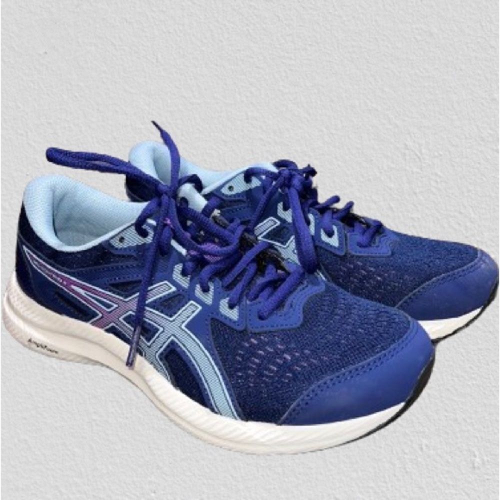 ASICS Contend 6.5 Running Shoe - Women's excelente condition.